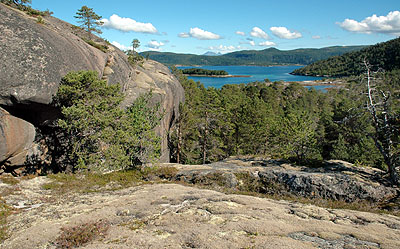 Navarsvågen, Tannøya: Variert landskap. Foto: Bent Svinnung