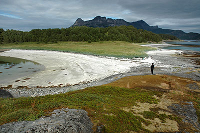 Trinnøya: Sørveststrendene går omtrent i ett. Foto: Bent Svinnung